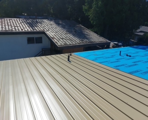 New metal roofing replacement