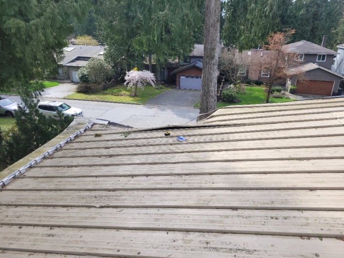 New metal roofing replacement