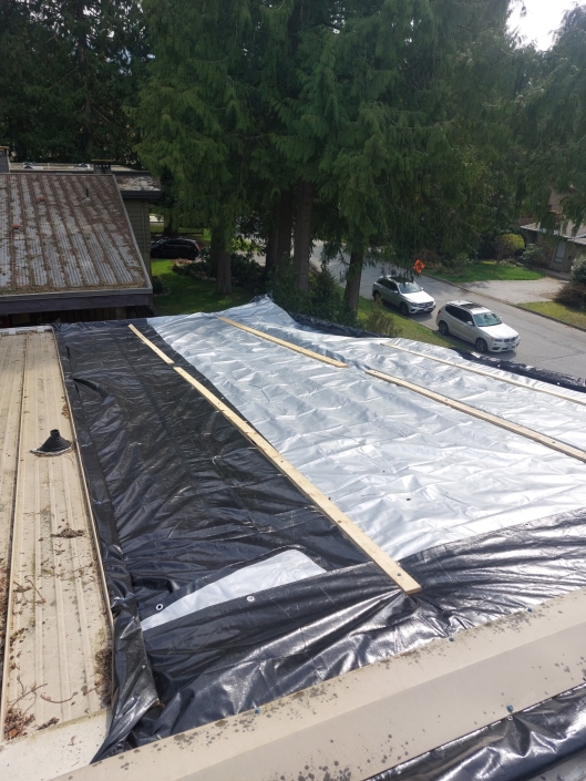 New metal roofing replacement